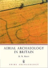 Aerial Archaeology in Britain, 2009, 64 p.