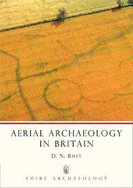 Aerial Archaeology in Britain, 2009, 64 p.