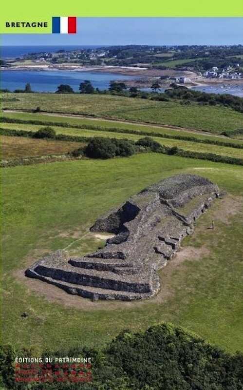 Le cairn de Barnenez. Chef-d'œuvre du néolithique, (Coll. Itinéraires), 2023, 48 p.